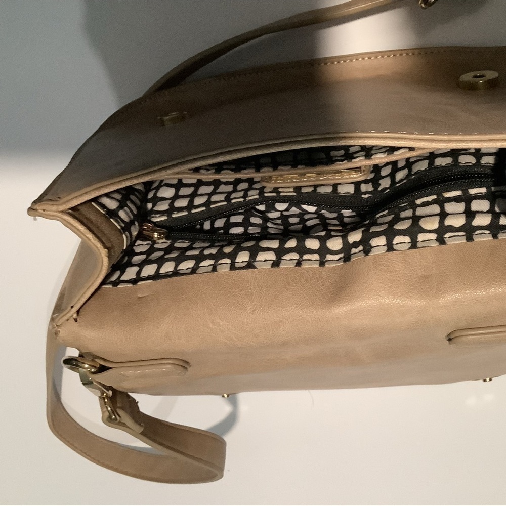 Urban Expressions Taupe Crossbody Bag - Picture 8 of 9